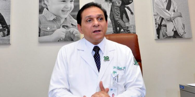 Farmacéuticas evalúan dosis de refuerzo anual contra COVID, señala  Salud Pública