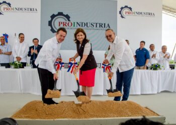 Proindustria inaugura seis naves en Zona Franca SPM  inicia construcción de Sistema Control Incendios