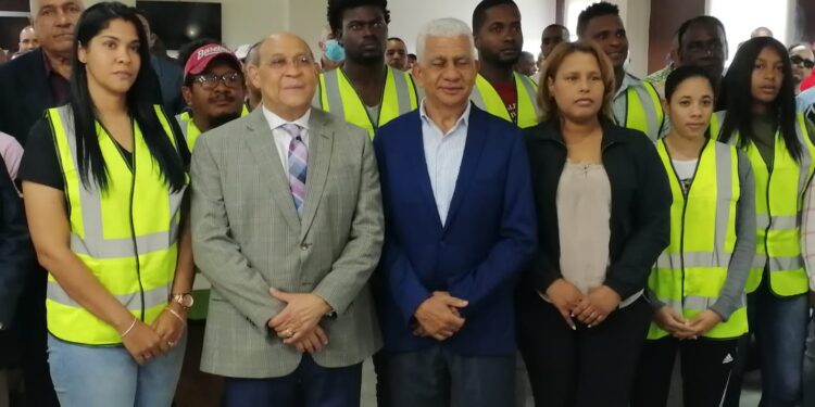 FENATRADO pone en funcionamiento escuela de conductores de camiones