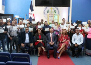 Comisión Presidencial de Apoyo al Desarrollo Barrial  continúa ayuda a damnificados de Los Ríos