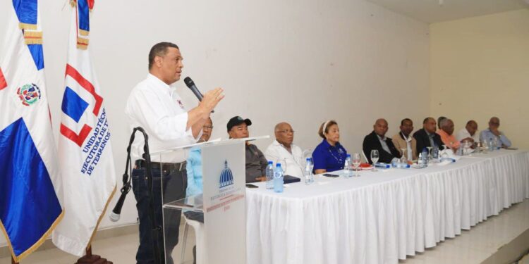 Gobierno inicia trabajos de titulación de terrenos en Tamayo, Bahoruco