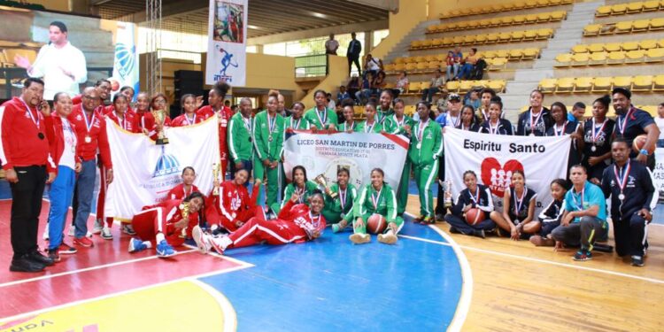 CESCAR en femenino y Liceo Calasanz en masculino, campeones Nacional Baloncesto Escolar