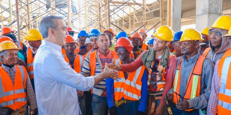 Presidente Abinader encabeza visita a construcción del proyecto extención del Metro Santo Domingo hacia Los Alcarrizos