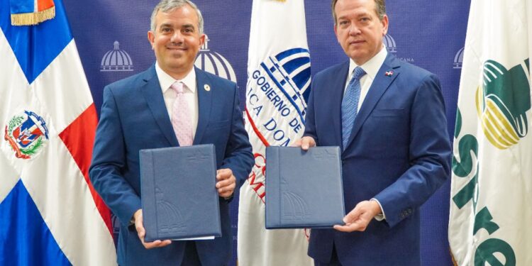 Industria y Comercio e Inespre firman acuerdo para vender aceites a bajos costos a la población
