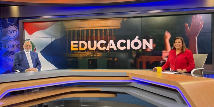 Ministro Educación Roberto Fulcar comparte estrategias utilizadas en RD durante pandemia del Covid-19