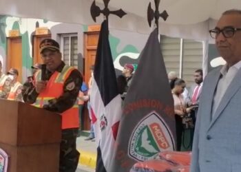 Ministro Obras Públicas entrega equipos y vehículos a  COMIPOL para reforzar labores de asistencia en SS