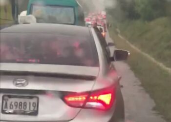 Largo taponamiento se produce en Autopista del Nordeste
