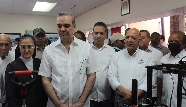 Presidente Luis Abinader deja iniciada primera Feria Científica y Tecnológica del municipio SDE