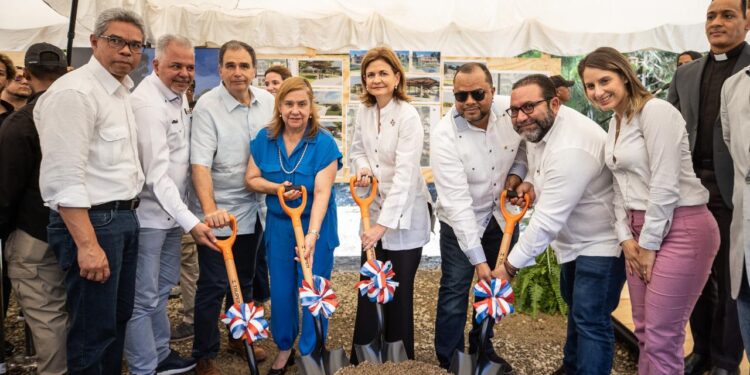 Vicepresidenta deja iniciado Proyecto de Espacio Público de Jarabacoa