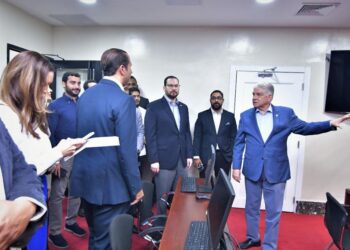 Presidente del Senado recibe a miembros de ANJE ofrece recorrido por sede  Cámara Alta