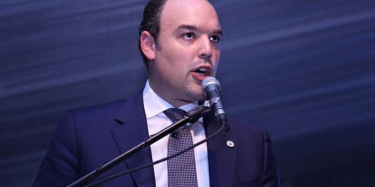 Senador ve director PN desacató llamado del primer poder del Estado