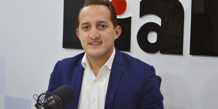 Diputado Ángel Estévez deposita proyecto de ley busca crear Banco de Leche a nivel nacional