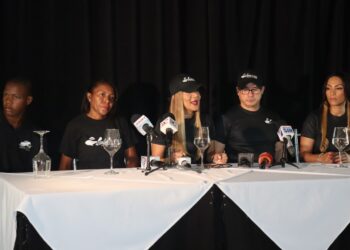 Damas de Negro marchan por el Autismo hacia el Congreso Nacional