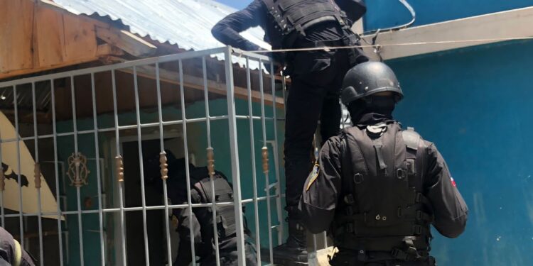 Policía arresta hombre habría estafado ciudadana con 144 mil pesos