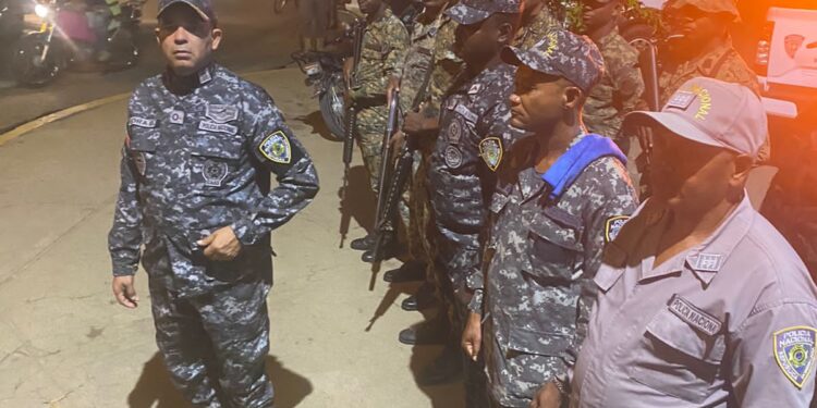 En operativos conjuntos PN y ERD apresan en Línea Noroeste 66 personas y ocupan 40 motocicletas robadas