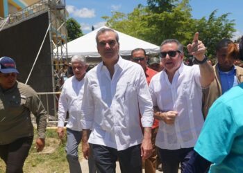 Presidente Abinader deja iniciadas obras de soluciones  agua potable y  residuales en Santiago Oeste