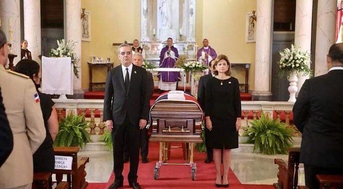 Realizan misa de cuerpo presente en Capilla de Palacio Nacional por muerte Orlando Jorge Mera