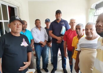 Regidor Luis Vallejo y comisión de la CAASD llevan solución a problemáticas sectores Los Alcarrizos