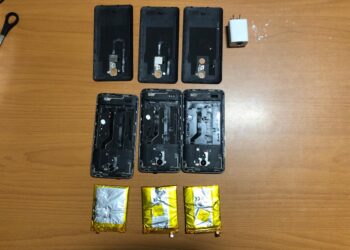 Ocupan cocaína en celulares simulaban ser baterías del aparato
