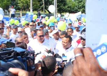 Miles de personas marcharon junto al Partido País Posible en contra de la violencia