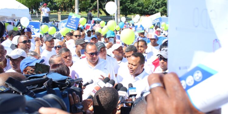 Miles de personas marcharon junto al Partido País Posible en contra de la violencia