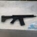 PN incauta fusil, dos pistolas y apresa varias personas en Santiago