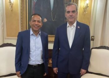 Presidente Abinader recibe en su despacho a transportista Juan Marte en busca de solución al transporte en Santiago