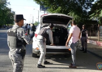 Policía apresa a tres hombres por falsificación