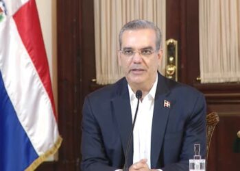 Abinader advierte “Quien la hace la paga y quien roba devolverá lo robado” tras promulgar la ley Extinción Dominio