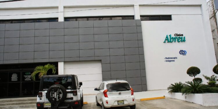 Clínica Abreu desmiente internamiento de Rochy RD