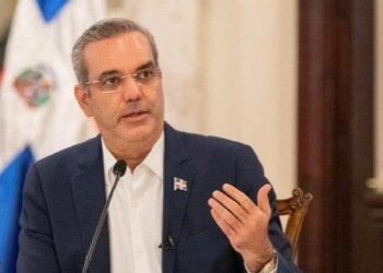Gobierno llama a la población a vacunarse ante repunte del COVID-19