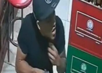 Atraco a colmado queda grabado en video en Villa Mella