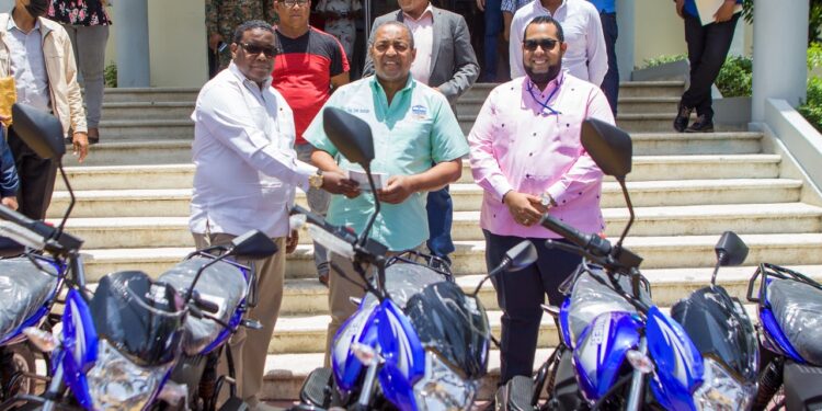 Alcaldía SDO adquiere motocicletas para eficientizar la calidad del servicio