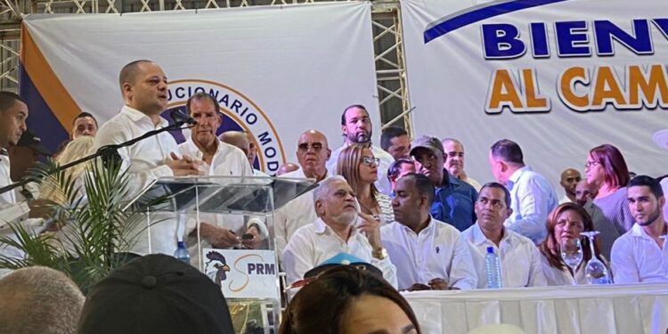Empresario Neury Tejeda se juramenta en PRM e inicia gestiones en favor de jóvenes de San José de Ocoa