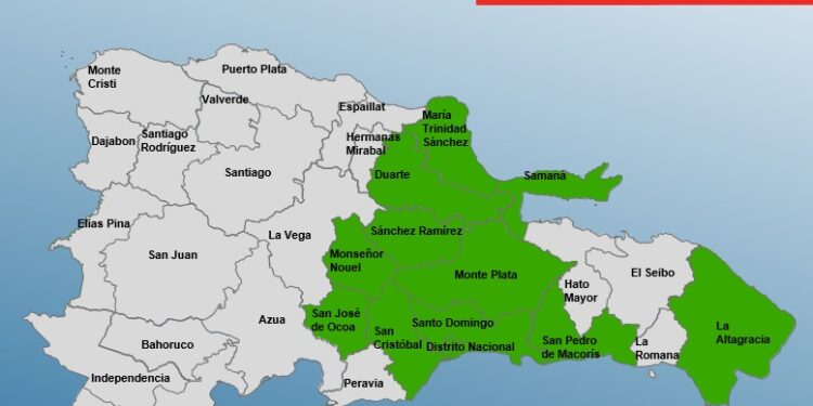 COE emite alerta para 11 provincias por incidencia de onda tropical