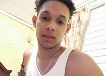 Encuentran homosexual muerto  con puñal en el corazón