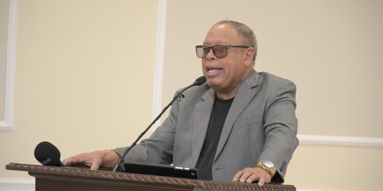 Senado de la República reconoce 50 años de trayectoria del periodista Joseph Cáceres
