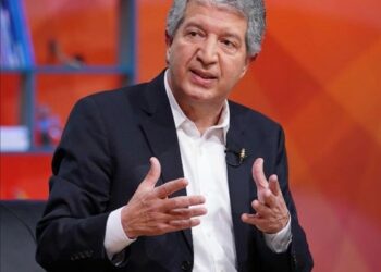 FCS asegura ministro de la presidencia debe presentar renuncia irrevocable del cargo