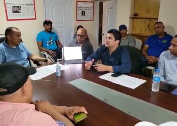 CNTT y URBE integran mesa de diálogo en busca de solución a choferes de Santiago ante construcción monorriel y teleférico