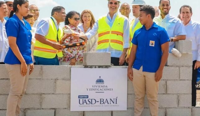 Gobierno inicia centro UASD Baní por $980MM