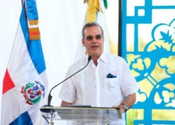 Presidente Abinader y ministro Turismo anuncian construcción de hotel en Bayahibe