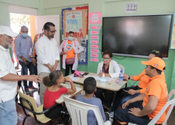 Defensa Civil favorece a cientos de personas con operativo médico en Sabana Grande de Boyá