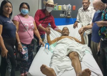 Destacan atenciones en Hospital Darío Contreras a periodista accidentado Armando Féliz