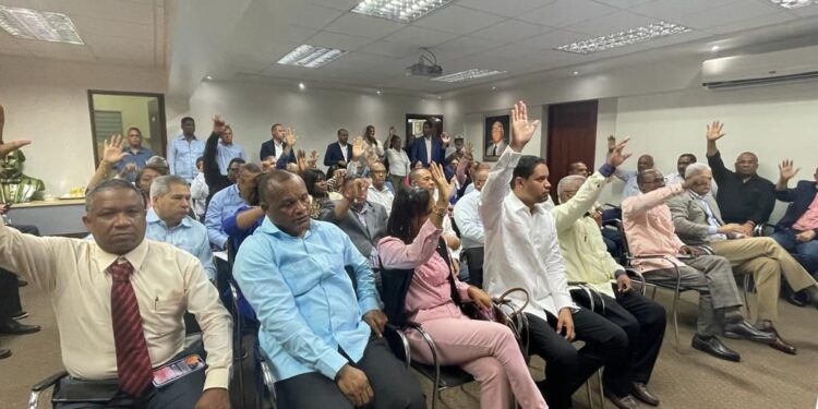 Dirigentes ADP saludan sentencia del TC contra decisión exministro Andrés Navarro en el 2018