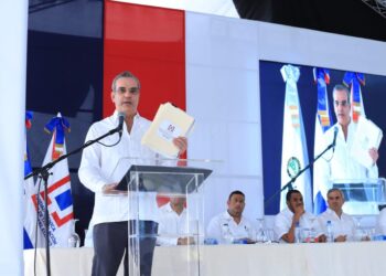 Presidente Abinader entrega 535 nuevos títulos en Majagual, Monte Plata