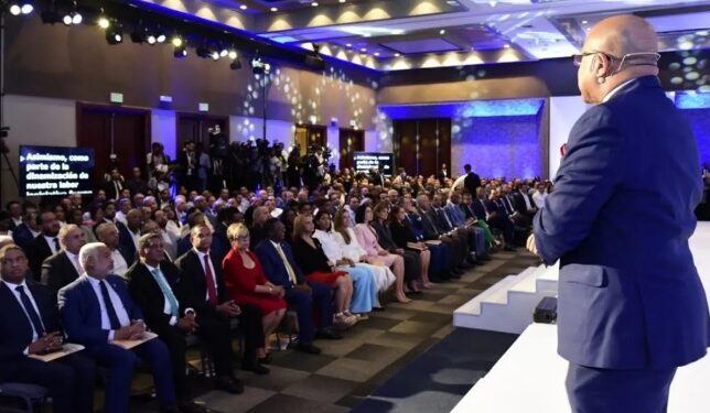 Alfredo Pacheco reduce 90% deuda de la Cámara de Diputados