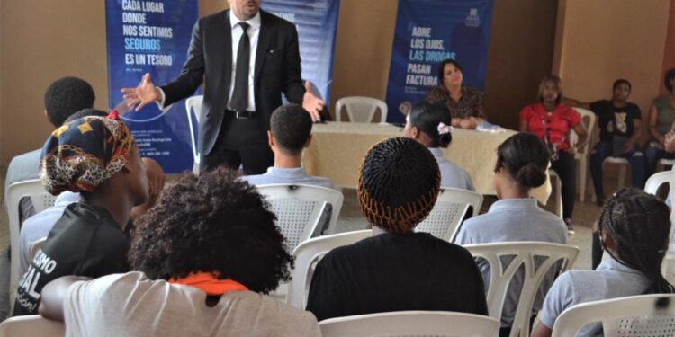 Fiscalía SDE y Norte orienta a jóvenes líderes sobre prevención del delito