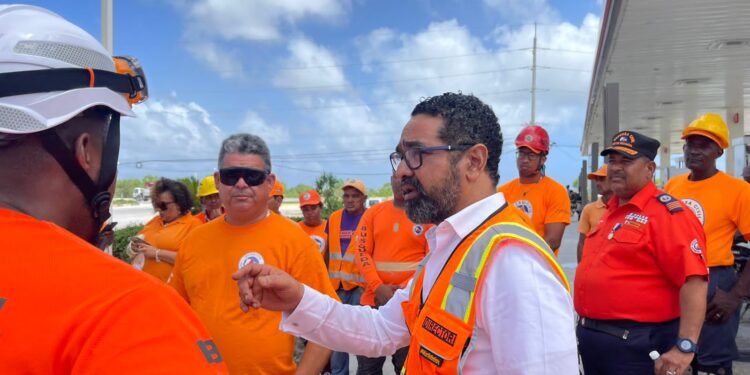 Defensa Civil, Ministerio de Turismo y Gobernación de La Altagracia auxilian a turistas afectados por accidente en Punta Cana
