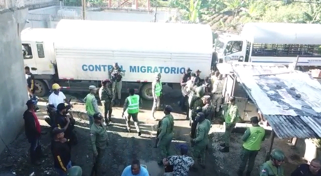 Dirección General Migración interviene a Bonao en Monseñor Nouel y detiene 188 nacionales haitianos ilegales