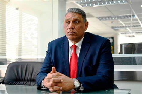 Ministro Interior y Policía dice prohibición de venta de alcohol es transitoria
